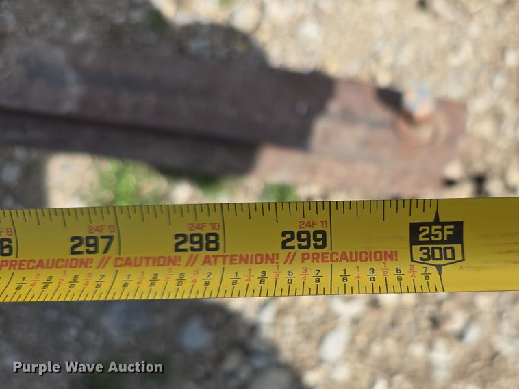 image for item DT6751 1999 John Deere 920 flex head