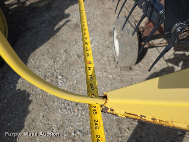 image for item DT6751 1999 John Deere 920 flex head