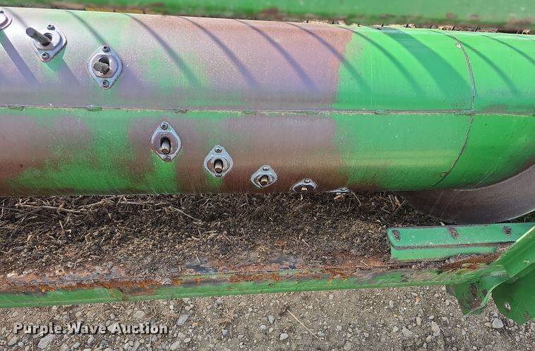 image for item DT6751 1999 John Deere 920 flex head