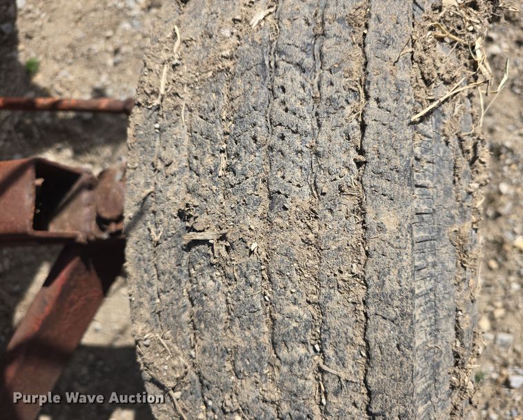 image for item DT6751 1999 John Deere 920 flex head