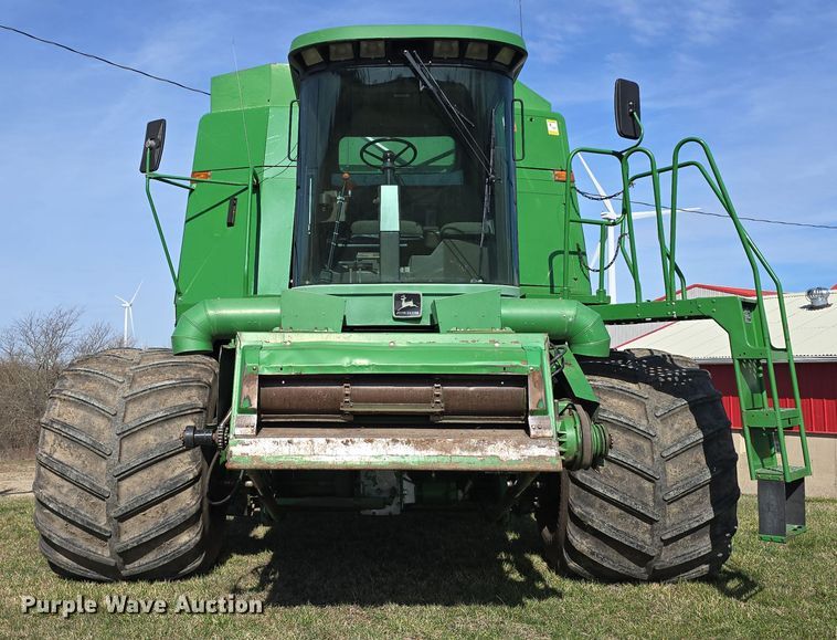 image for item DT6752 1989 John Deere 9600 RWA combine