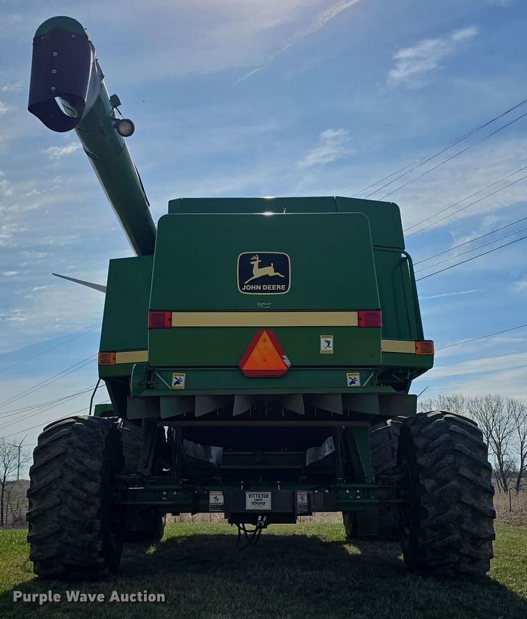 image for item DT6752 1989 John Deere 9600 RWA combine