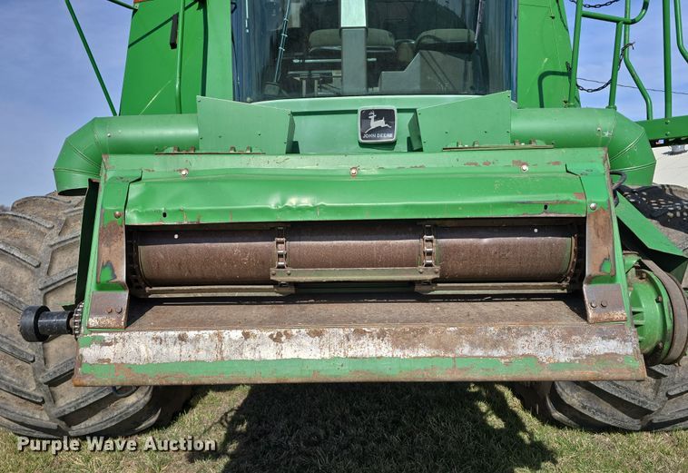 image for item DT6752 1989 John Deere 9600 RWA combine