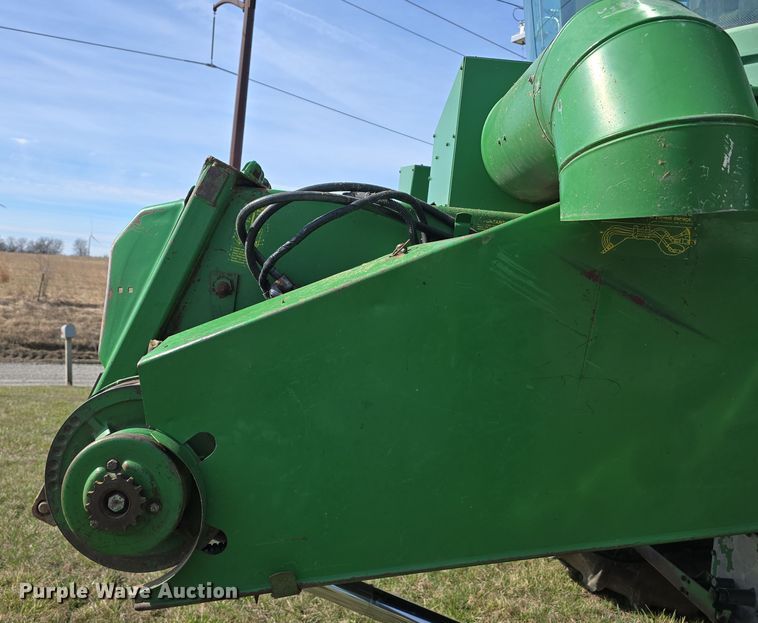 image for item DT6752 1989 John Deere 9600 RWA combine