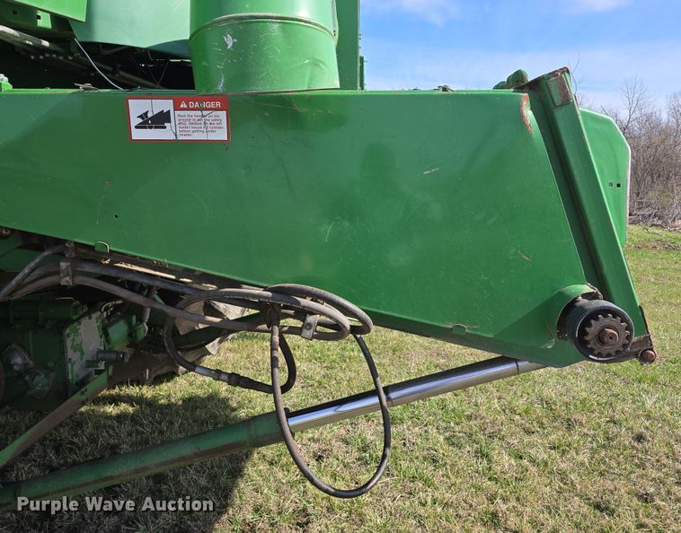 image for item DT6752 1989 John Deere 9600 RWA combine