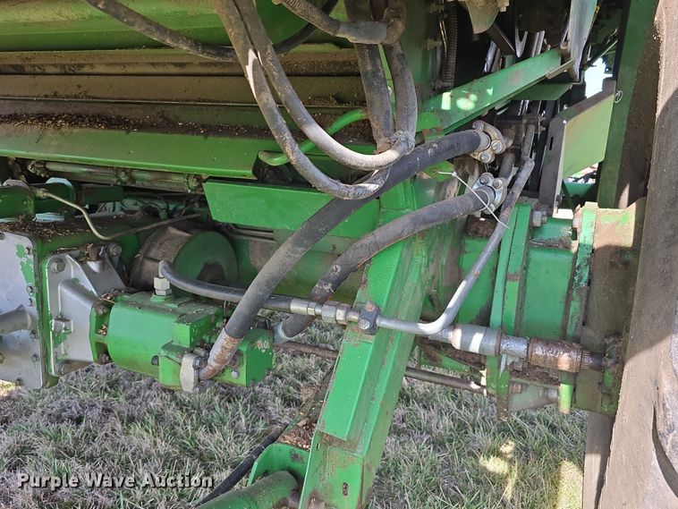 image for item DT6752 1989 John Deere 9600 RWA combine