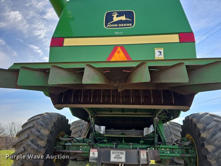 image for item DT6752 1989 John Deere 9600 RWA combine
