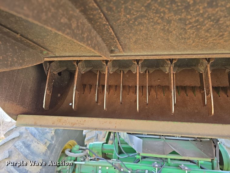 image for item DT6752 1989 John Deere 9600 RWA combine