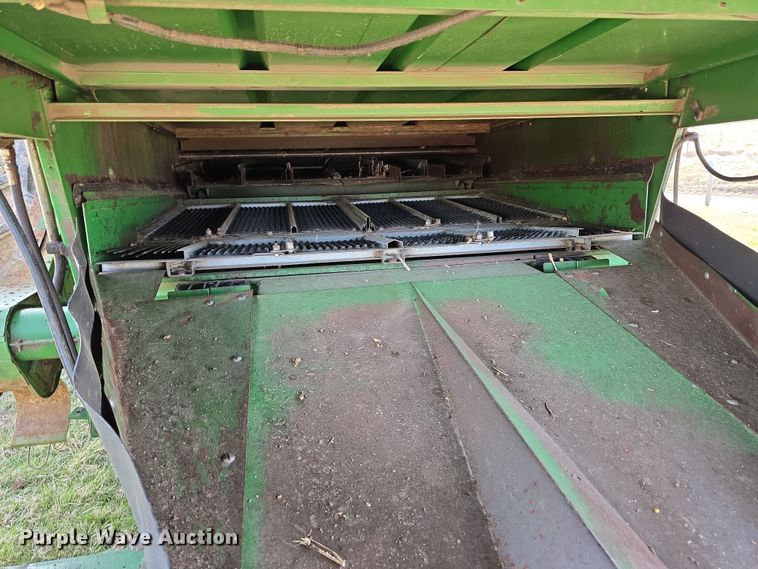 image for item DT6752 1989 John Deere 9600 RWA combine