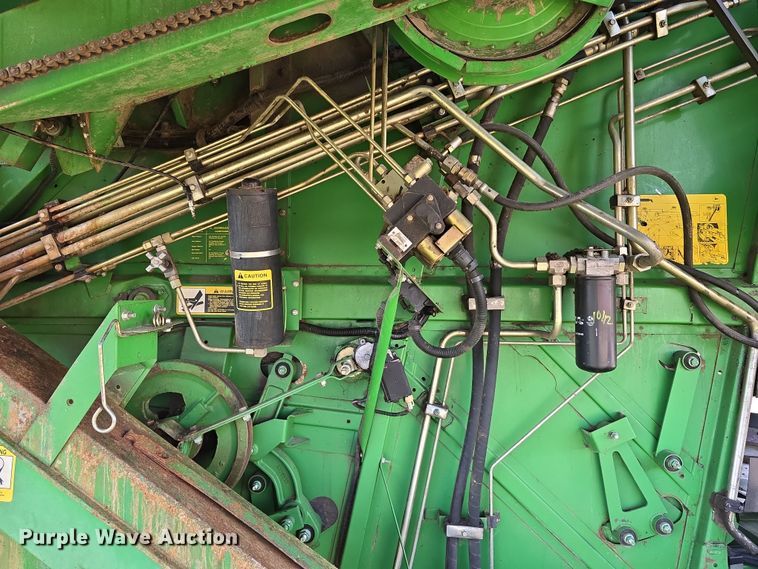 image for item DT6752 1989 John Deere 9600 RWA combine
