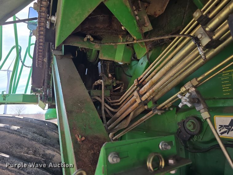 image for item DT6752 1989 John Deere 9600 RWA combine