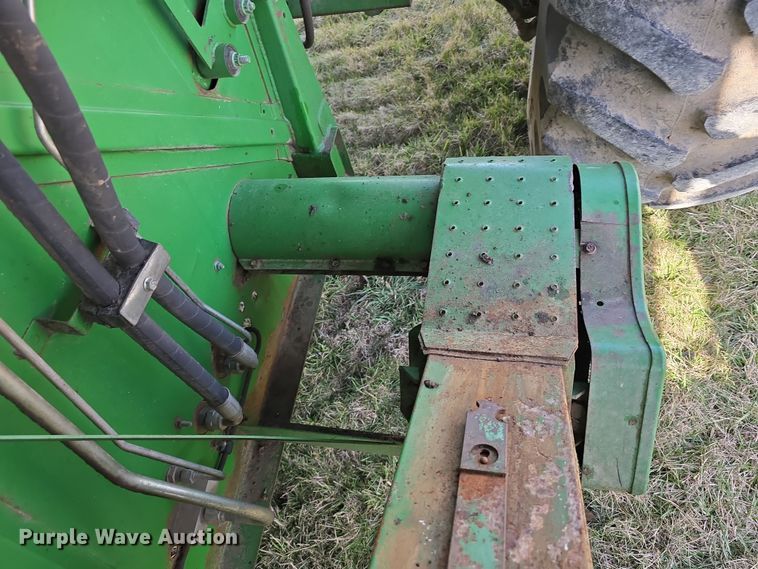 image for item DT6752 1989 John Deere 9600 RWA combine