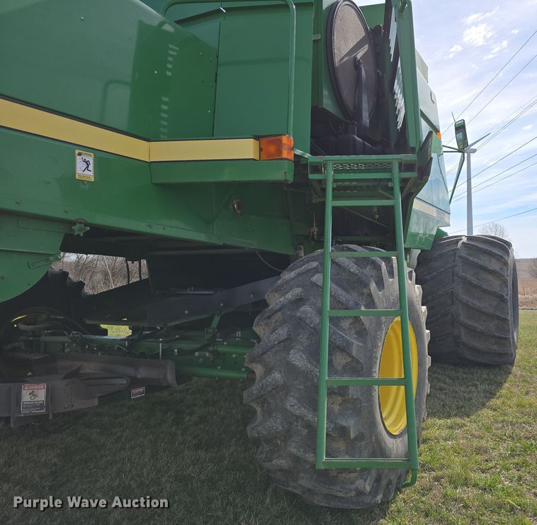 image for item DT6752 1989 John Deere 9600 RWA combine