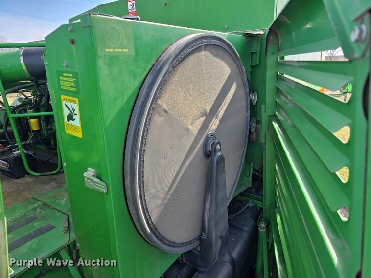 image for item DT6752 1989 John Deere 9600 RWA combine