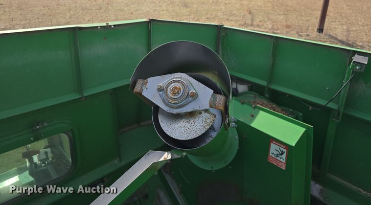 image for item DT6752 1989 John Deere 9600 RWA combine