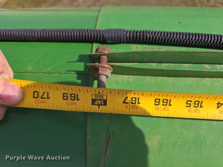 image for item DT6752 1989 John Deere 9600 RWA combine