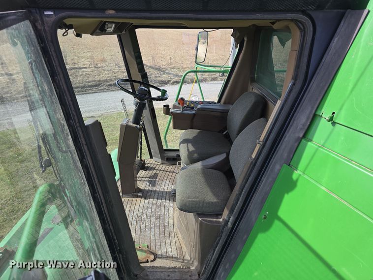 image for item DT6752 1989 John Deere 9600 RWA combine
