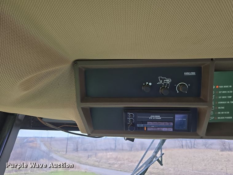image for item DT6752 1989 John Deere 9600 RWA combine