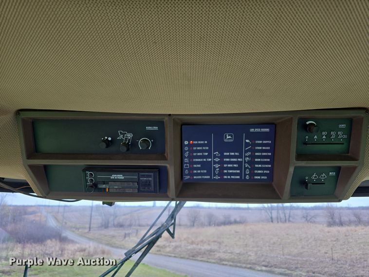 image for item DT6752 1989 John Deere 9600 RWA combine