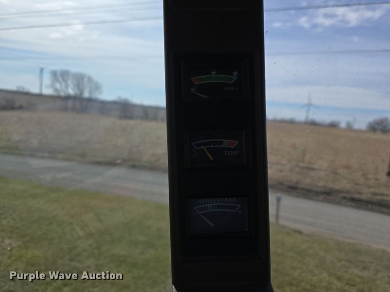 image for item DT6752 1989 John Deere 9600 RWA combine