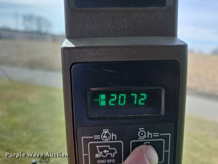 image for item DT6752 1989 John Deere 9600 RWA combine