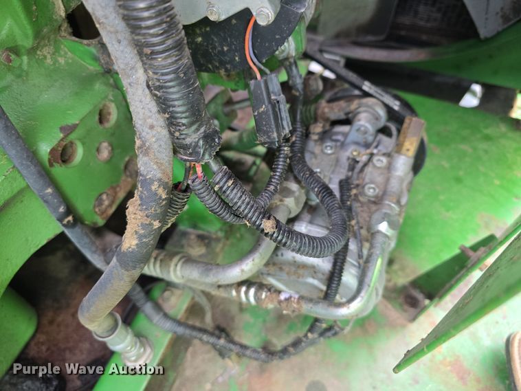 image for item DT6752 1989 John Deere 9600 RWA combine