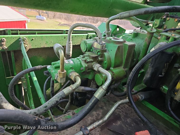 image for item DT6752 1989 John Deere 9600 RWA combine