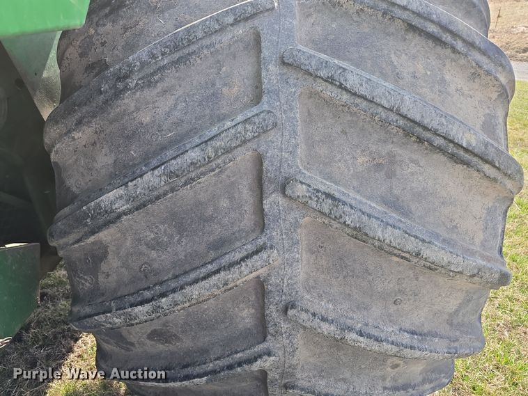 image for item DT6752 1989 John Deere 9600 RWA combine