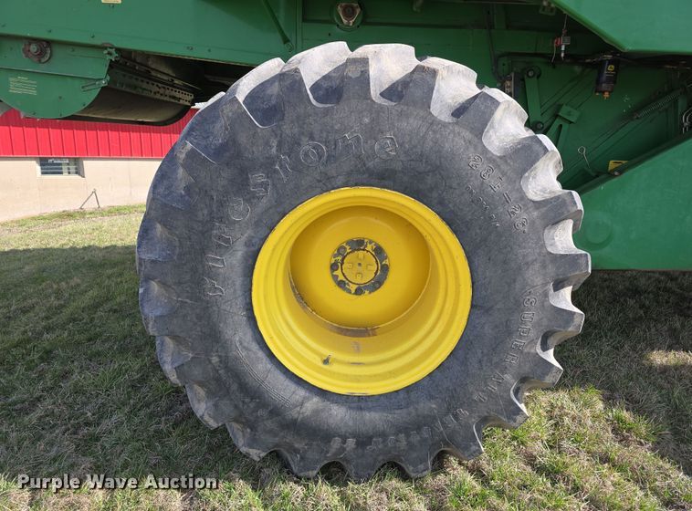 image for item DT6752 1989 John Deere 9600 RWA combine