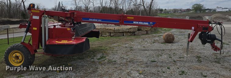 image for item DT6774 2021 New Holland Discbine 310FDB swather / windrower