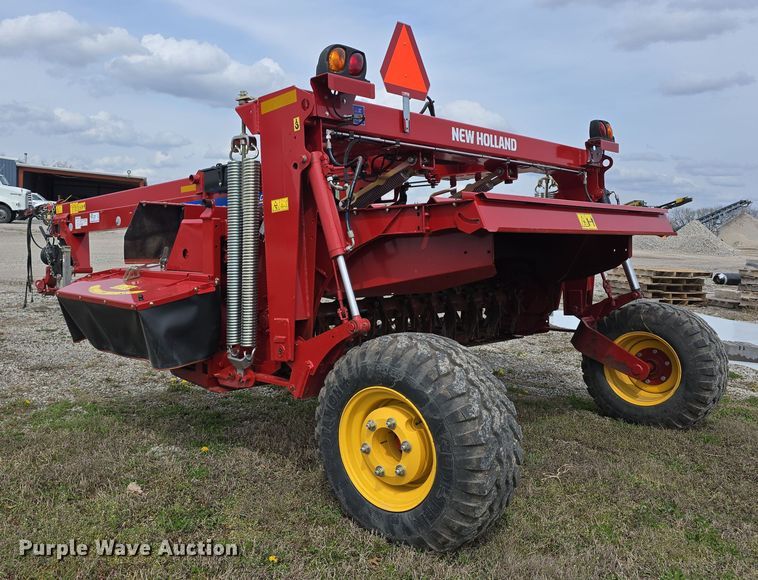 image for item DT6774 2021 New Holland Discbine 310FDB swather / windrower