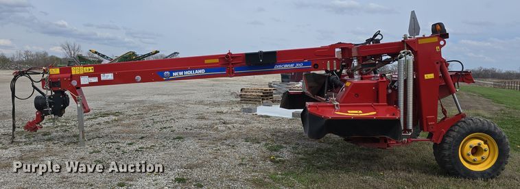 image for item DT6774 2021 New Holland Discbine 310FDB swather / windrower