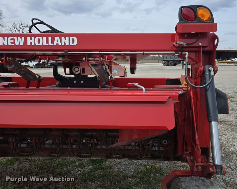 image for item DT6774 2021 New Holland Discbine 310FDB swather / windrower