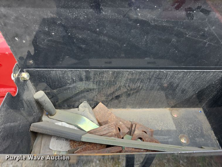 image for item DT6774 2021 New Holland Discbine 310FDB swather / windrower