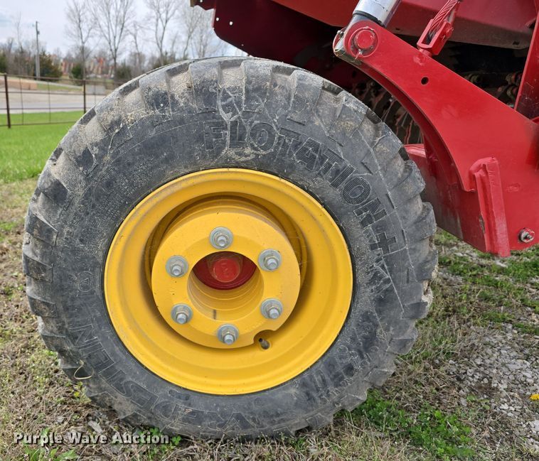 image for item DT6774 2021 New Holland Discbine 310FDB swather / windrower