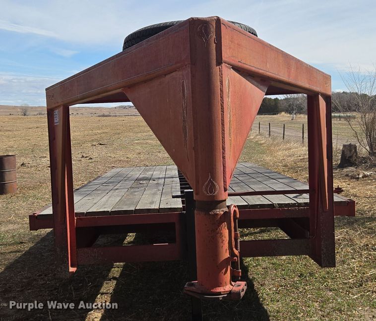 image for item DT7082 1991 equipment trailer