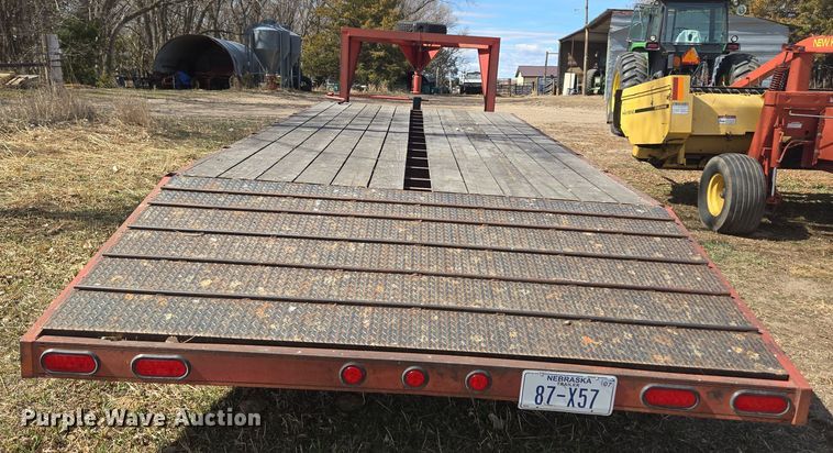 image for item DT7082 1991 equipment trailer