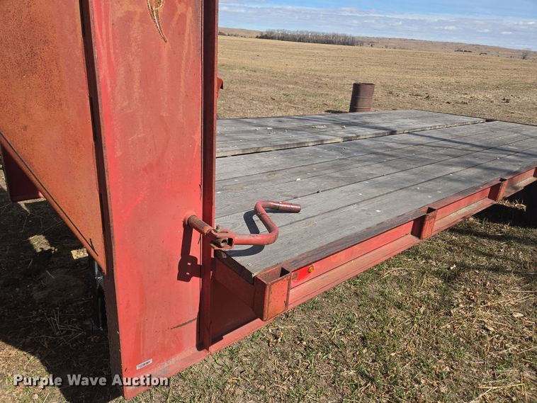 image for item DT7082 1991 equipment trailer