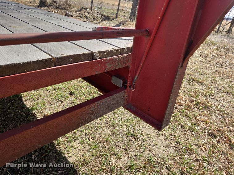 image for item DT7082 1991 equipment trailer