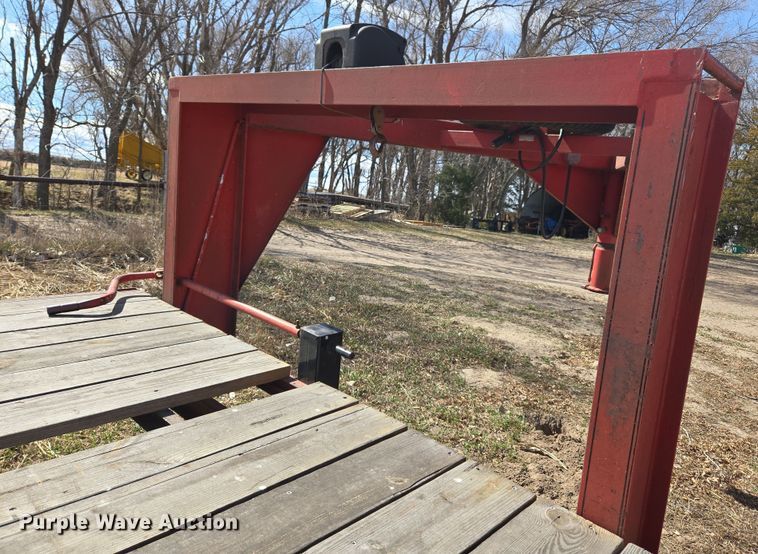 image for item DT7082 1991 equipment trailer