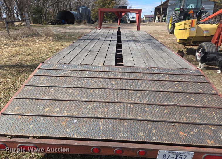 image for item DT7082 1991 equipment trailer