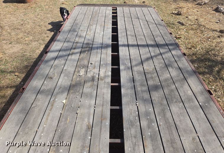 image for item DT7082 1991 equipment trailer