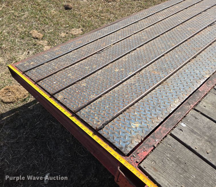 image for item DT7082 1991 equipment trailer