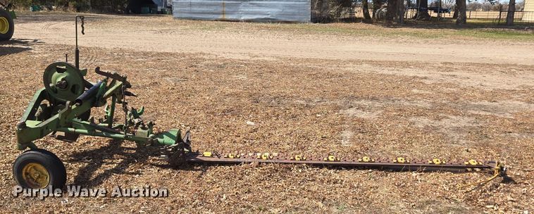 image for item DT7083 John Deere sickle mower