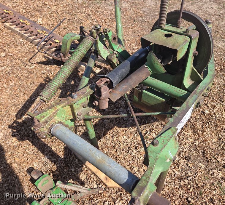 image for item DT7083 John Deere sickle mower