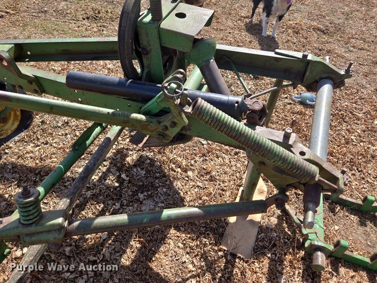 image for item DT7083 John Deere sickle mower