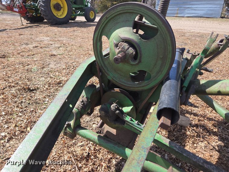 image for item DT7083 John Deere sickle mower