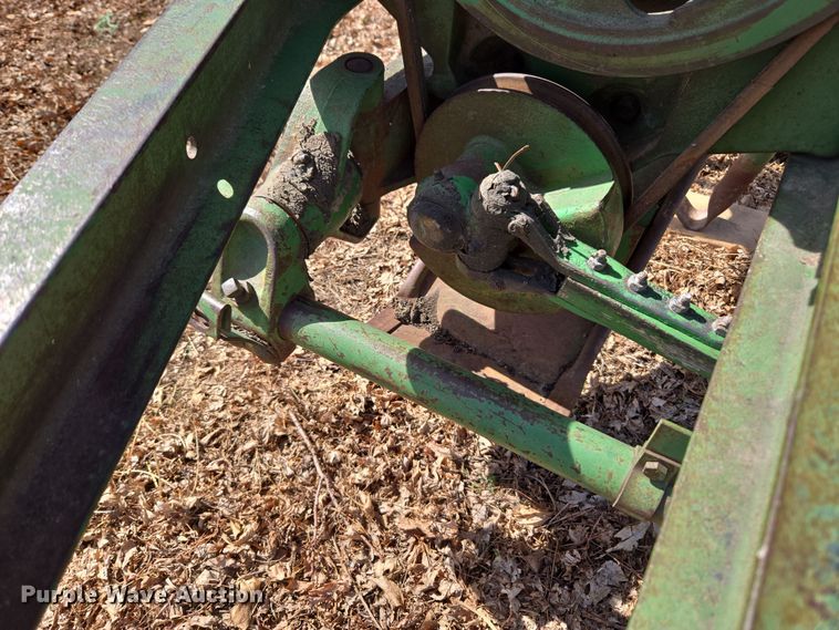 image for item DT7083 John Deere sickle mower