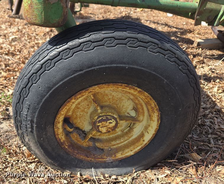 image for item DT7083 John Deere sickle mower