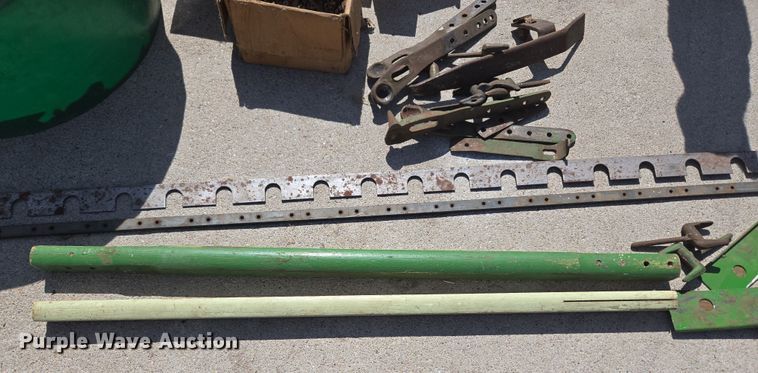 image for item DT7083 John Deere sickle mower